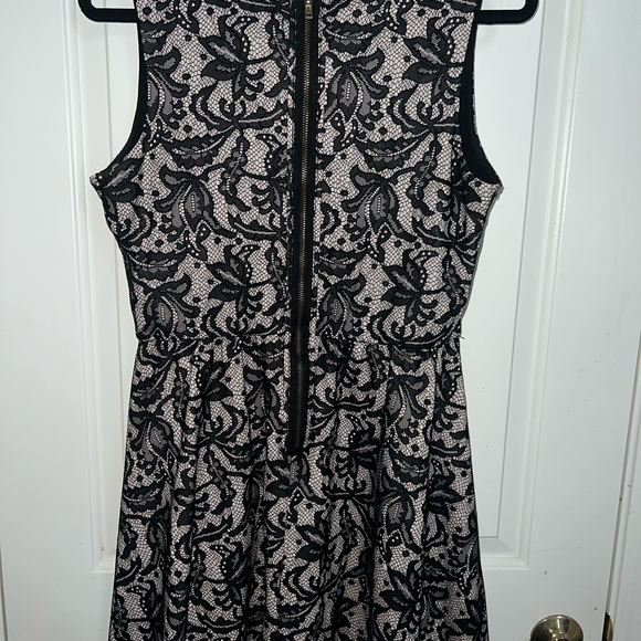 Dress - Picture 3 of 6